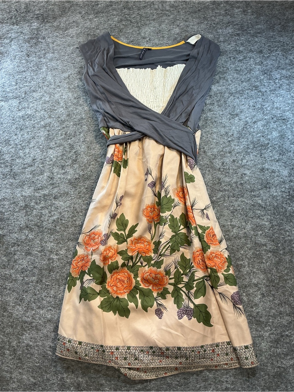 One September Floral Wrap-Style Midi Dress in Beige and Gray Size L